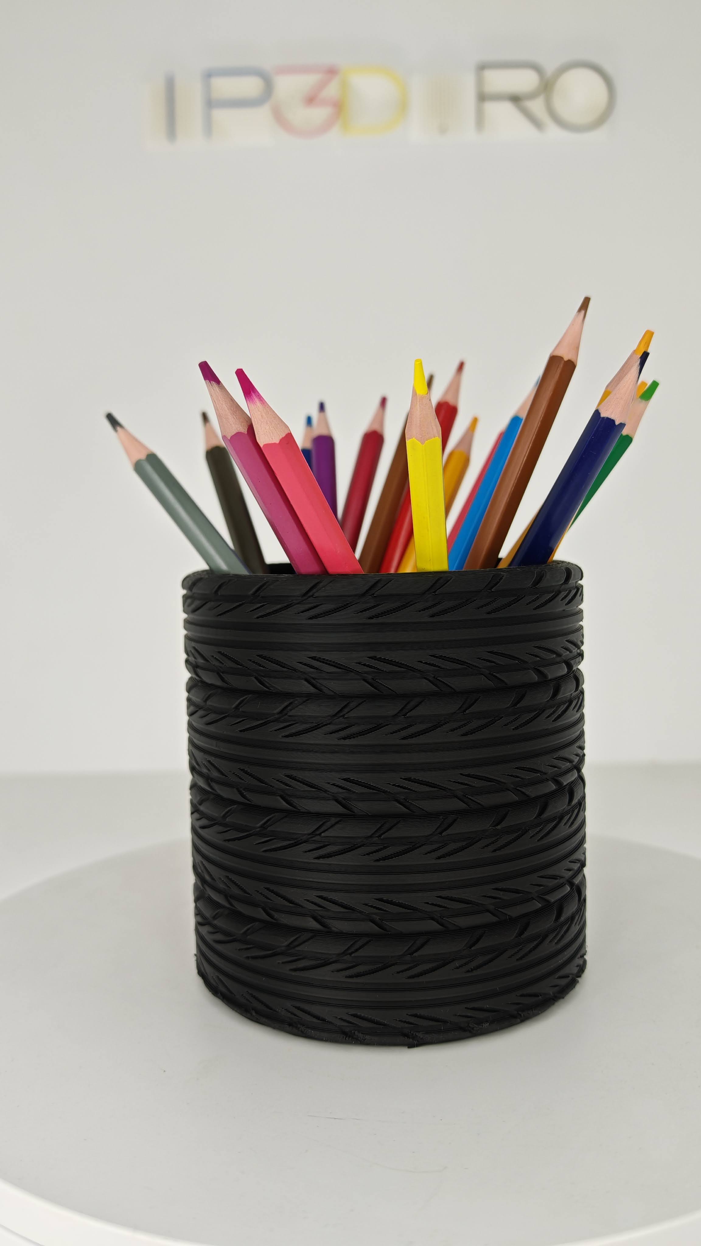 Suport “Tyre Stack” – Organizator birou în stil stivă de anvelope